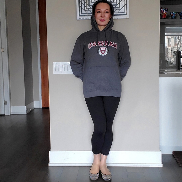 ๐ HOST PICK ๐ Harvard University Hoodie - Picture 6 of 16